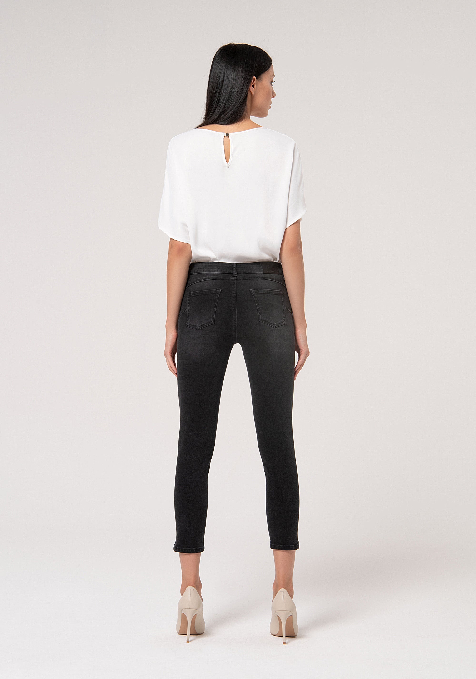 Denim Cropped Shape Up Betty Pant V