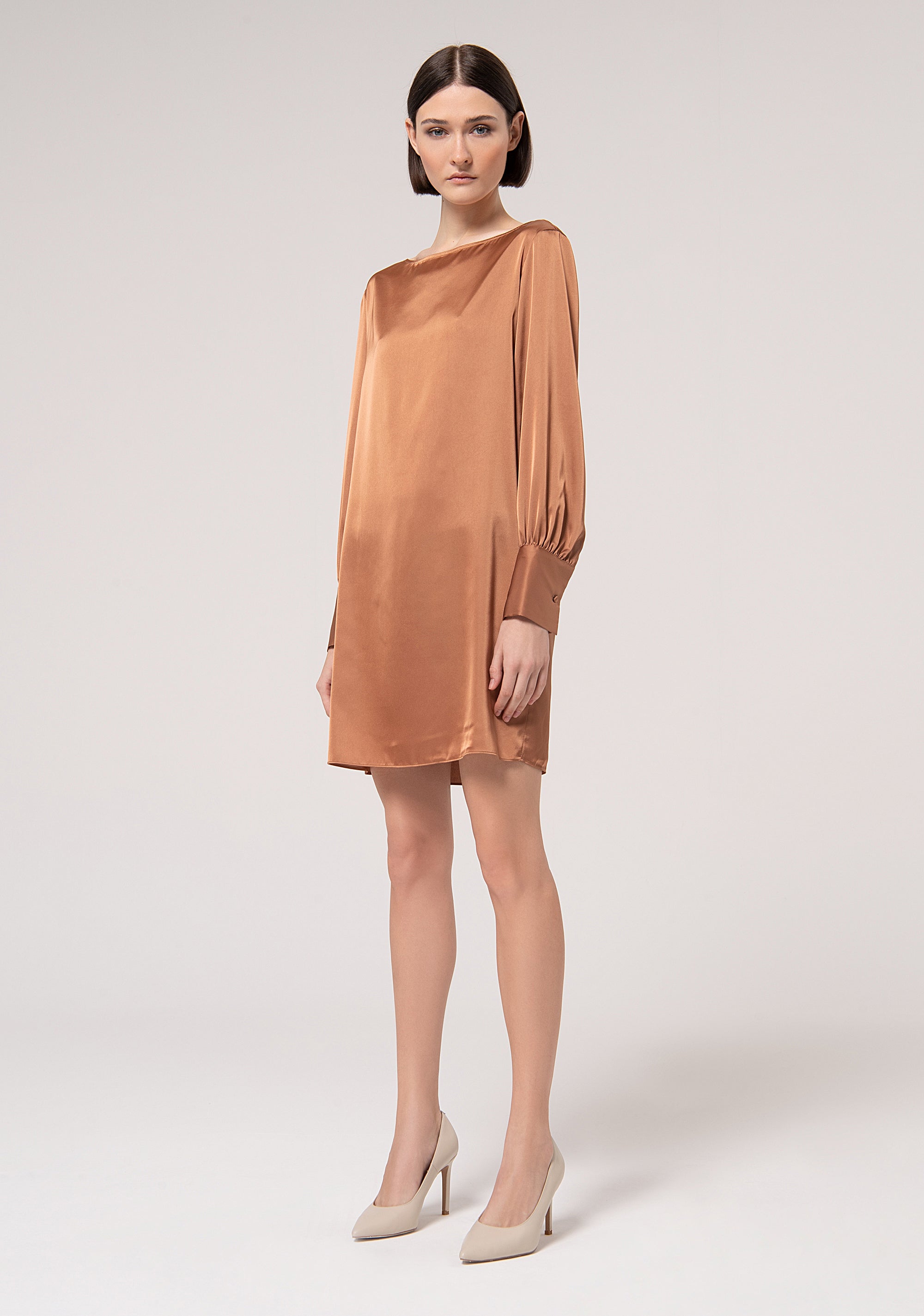 Long Sleeves Short Dress Camel