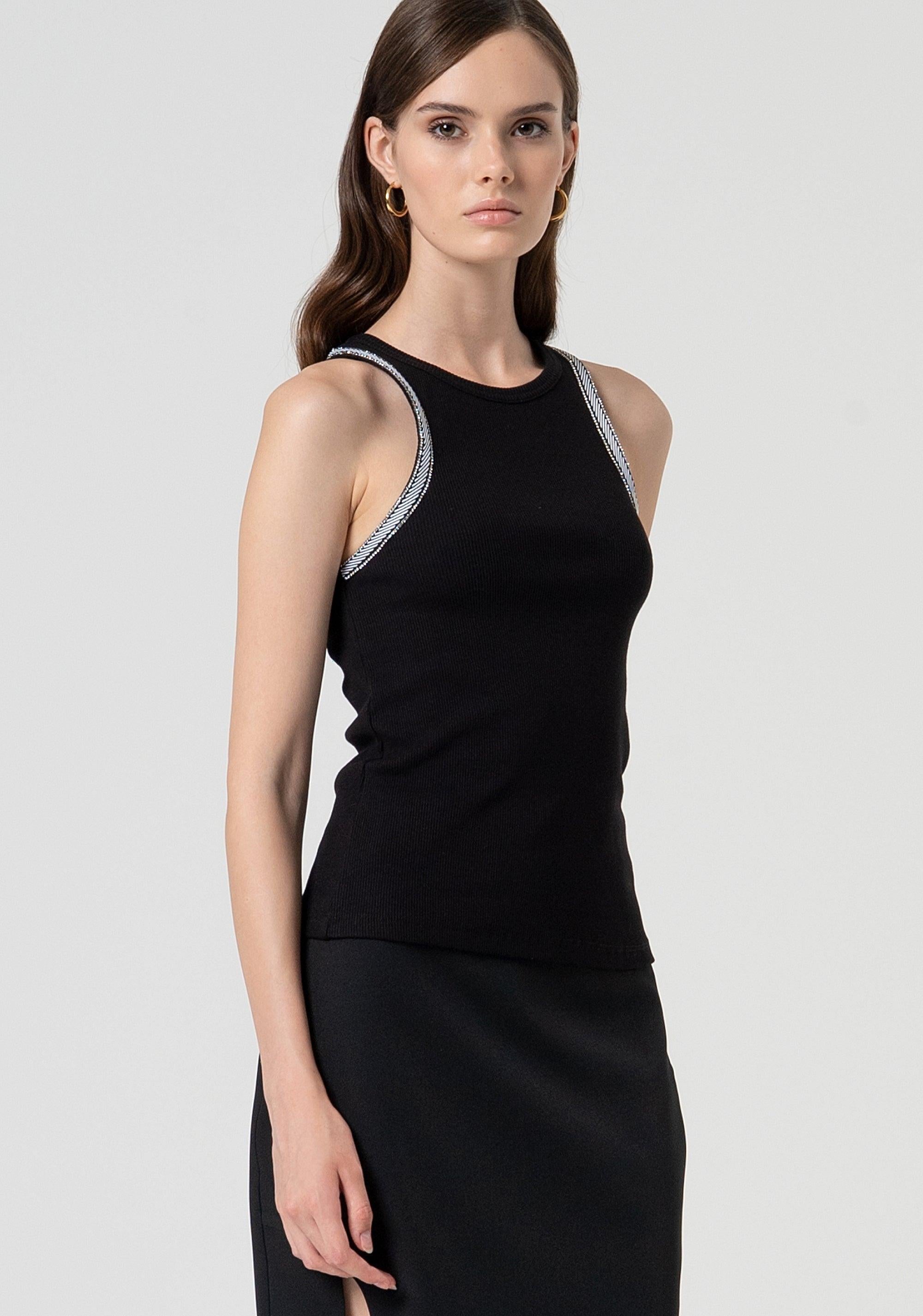 Top slim senza maniche black