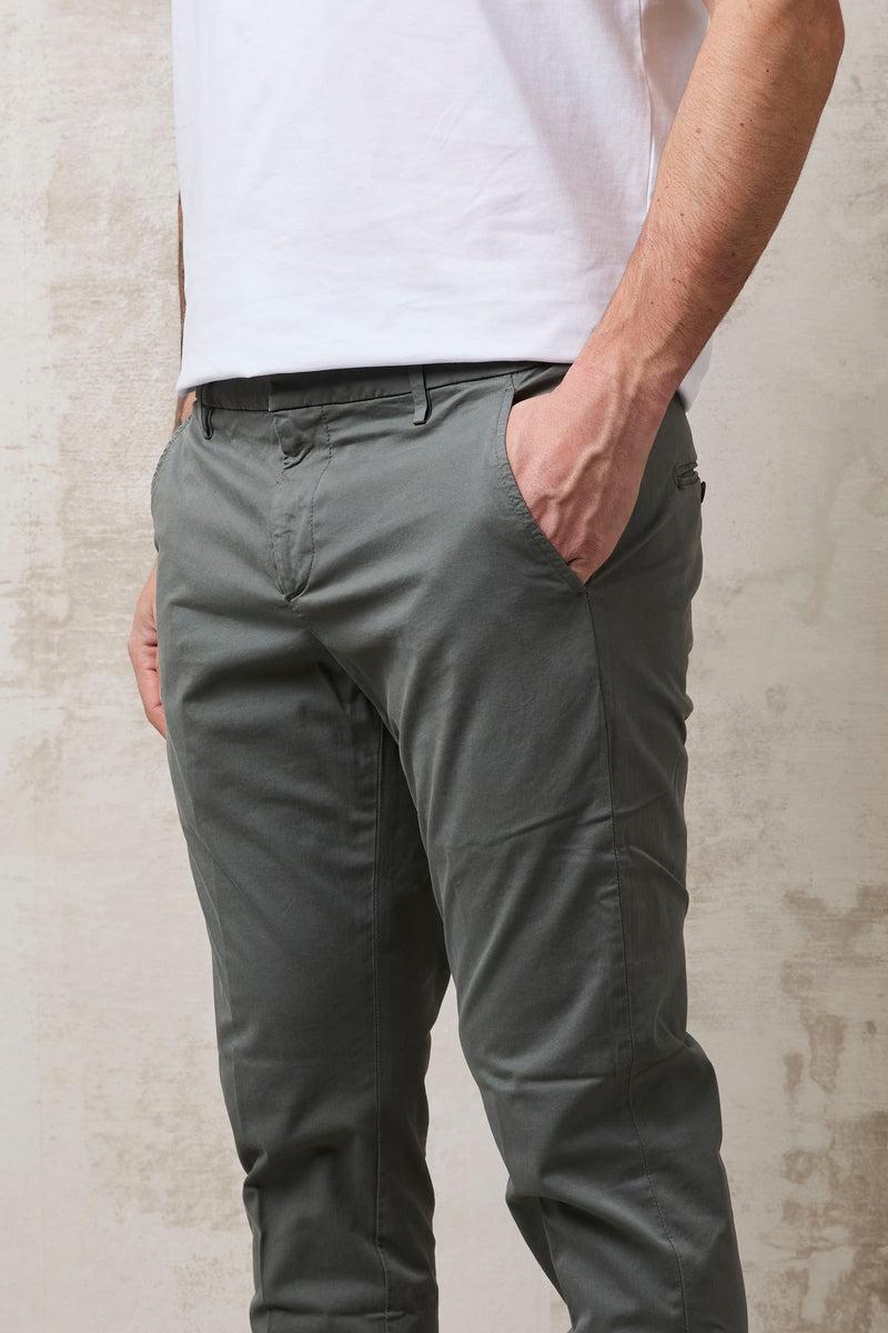 Pantaloni Gaubert slim in gabardina leggera grigio
