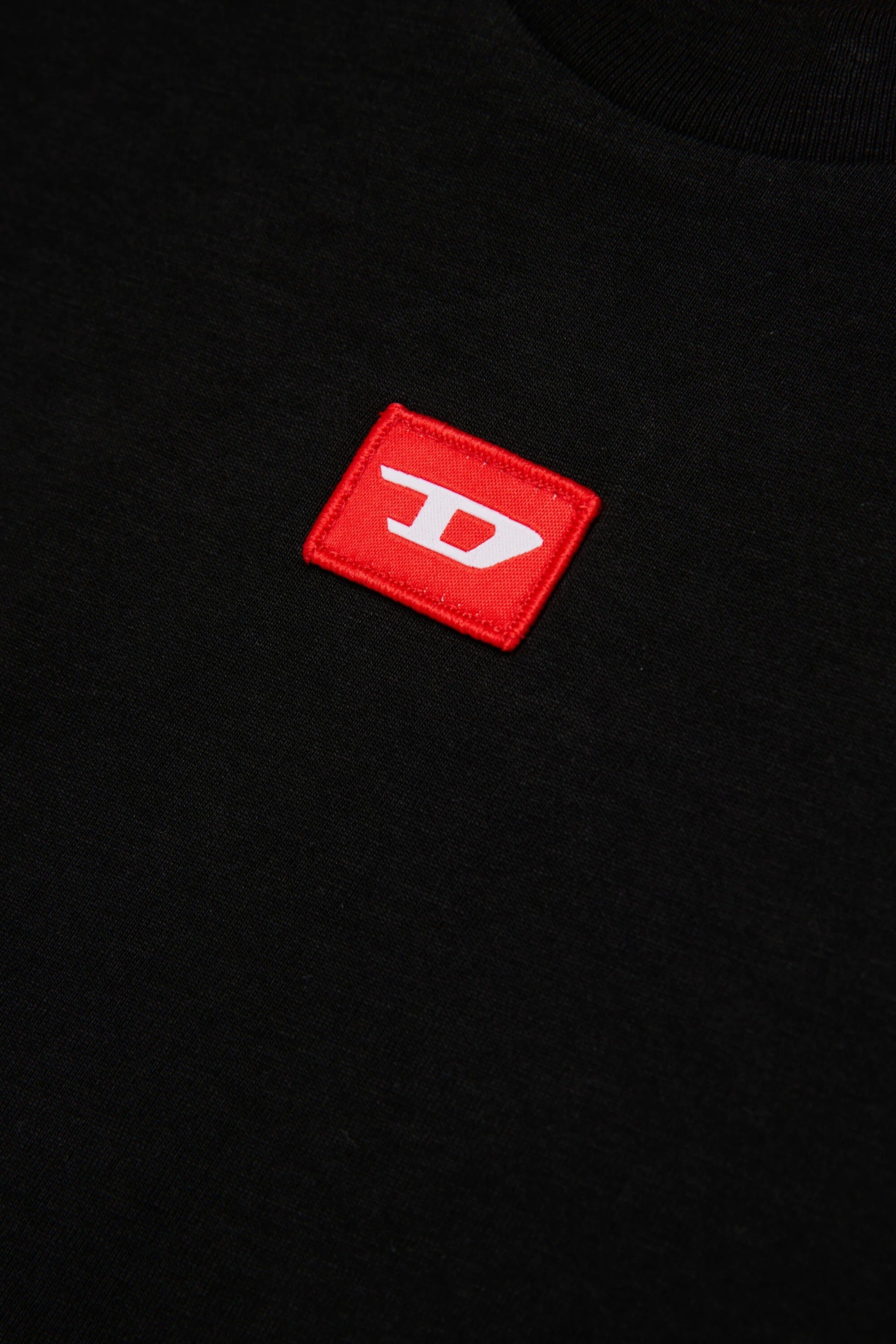 T-shirt in jersey con toppa rossa a forma di D. nera J02501-0GRAI-K100 K900 DIESEL 