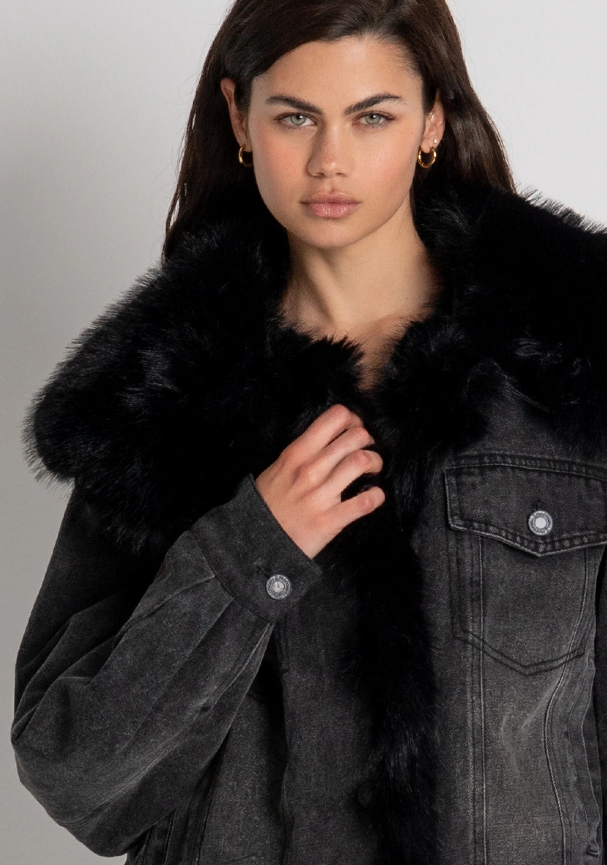 Giacca regular in denim black con lavaggio medio e con finta pelliccia FP26WJ4003D40993 M67 FRACOMINA 