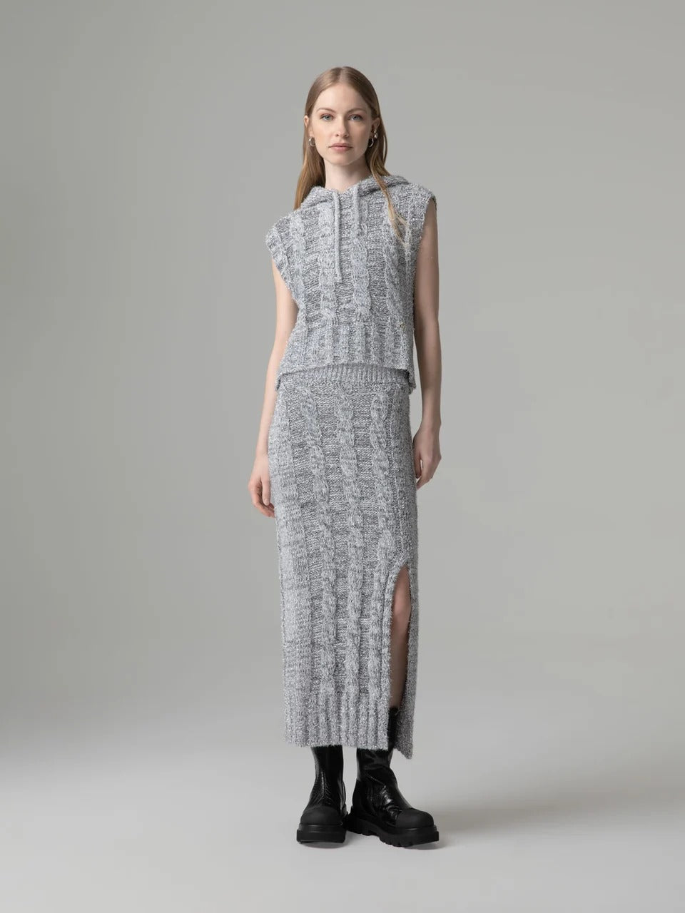 Gaelle Pullover smanicato con cappuccio con pendaglio logato sul davanti grigio GAABW11482-FRP0001 GR00 GAELLE 