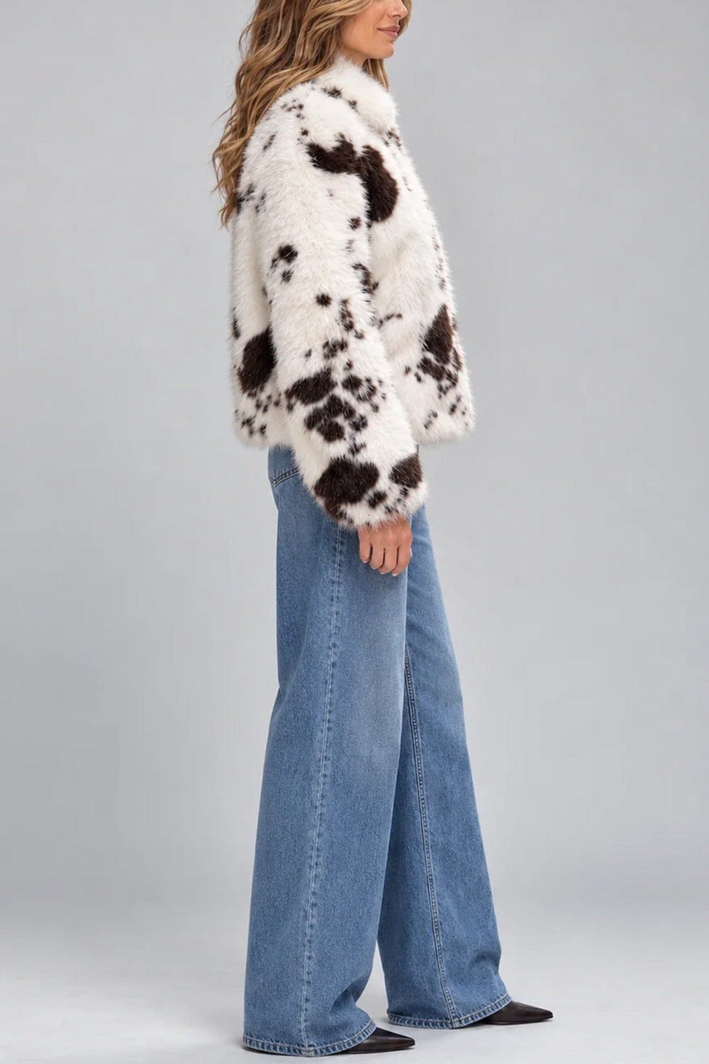 Giacca Aveline bianco panna in pelliccia sintetica con stampa cow AVL004 00186M MC2 SAINT BARTH 
