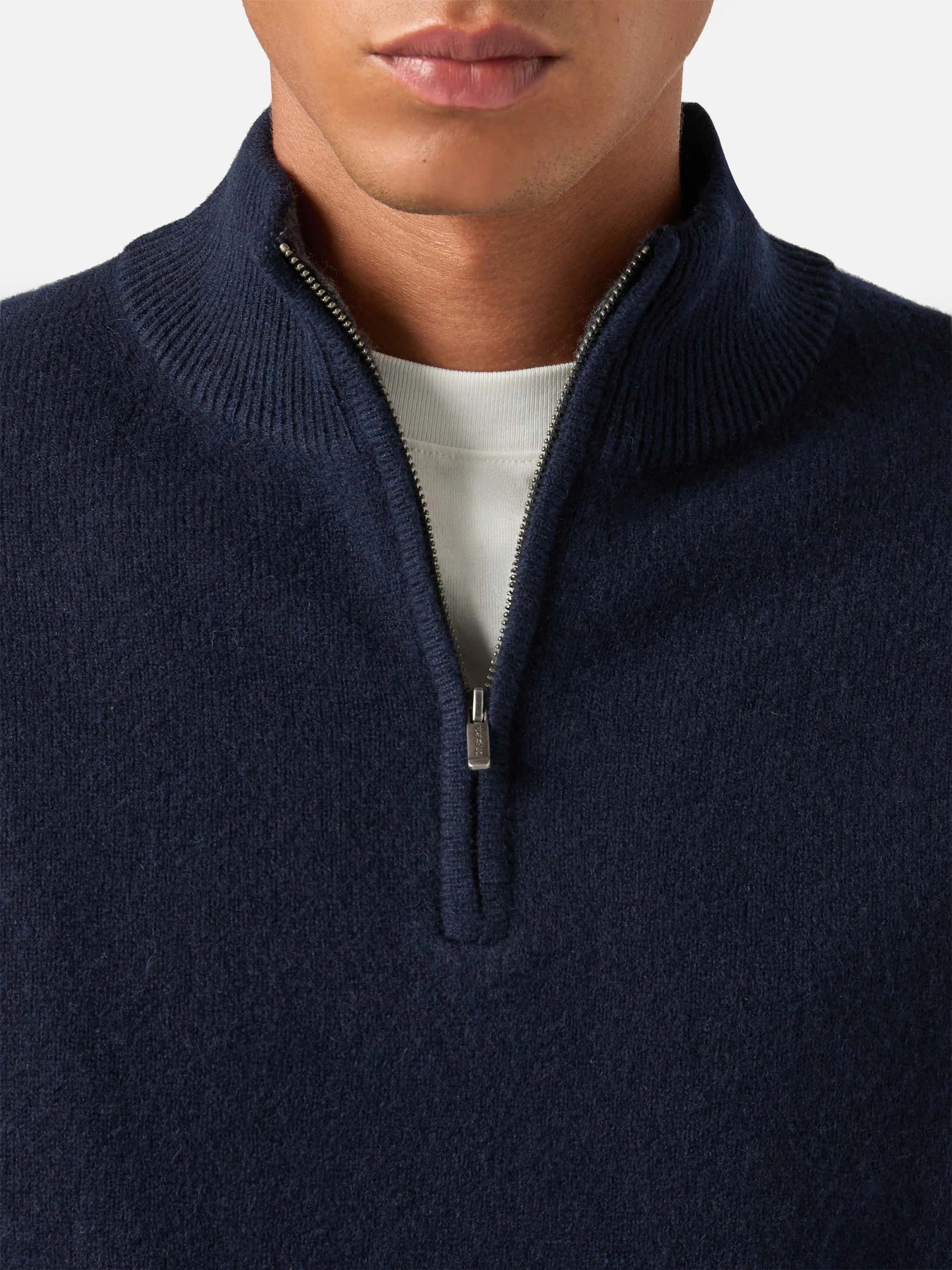 Maglia Jermyn blu notte in lana d'agnello con mezza zip e collo a contrasto JERM003 00044M MC2 SAINT BARTH 