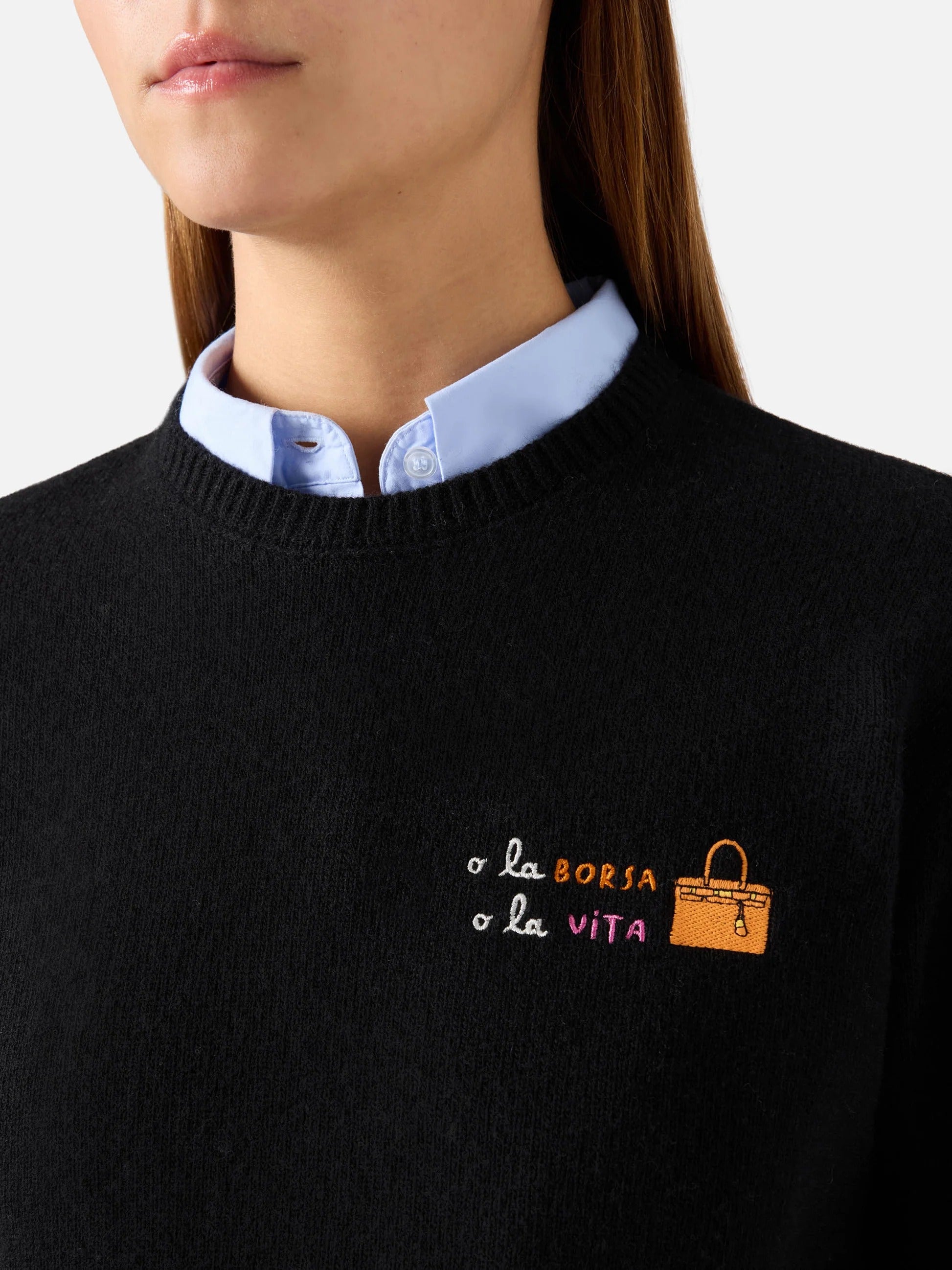 Maglia girocollo New Queen nera in misto lana e cashmere con ricamo O La Borsa O La Vita QUE0032 00625M MC2 SAINT BARTH 