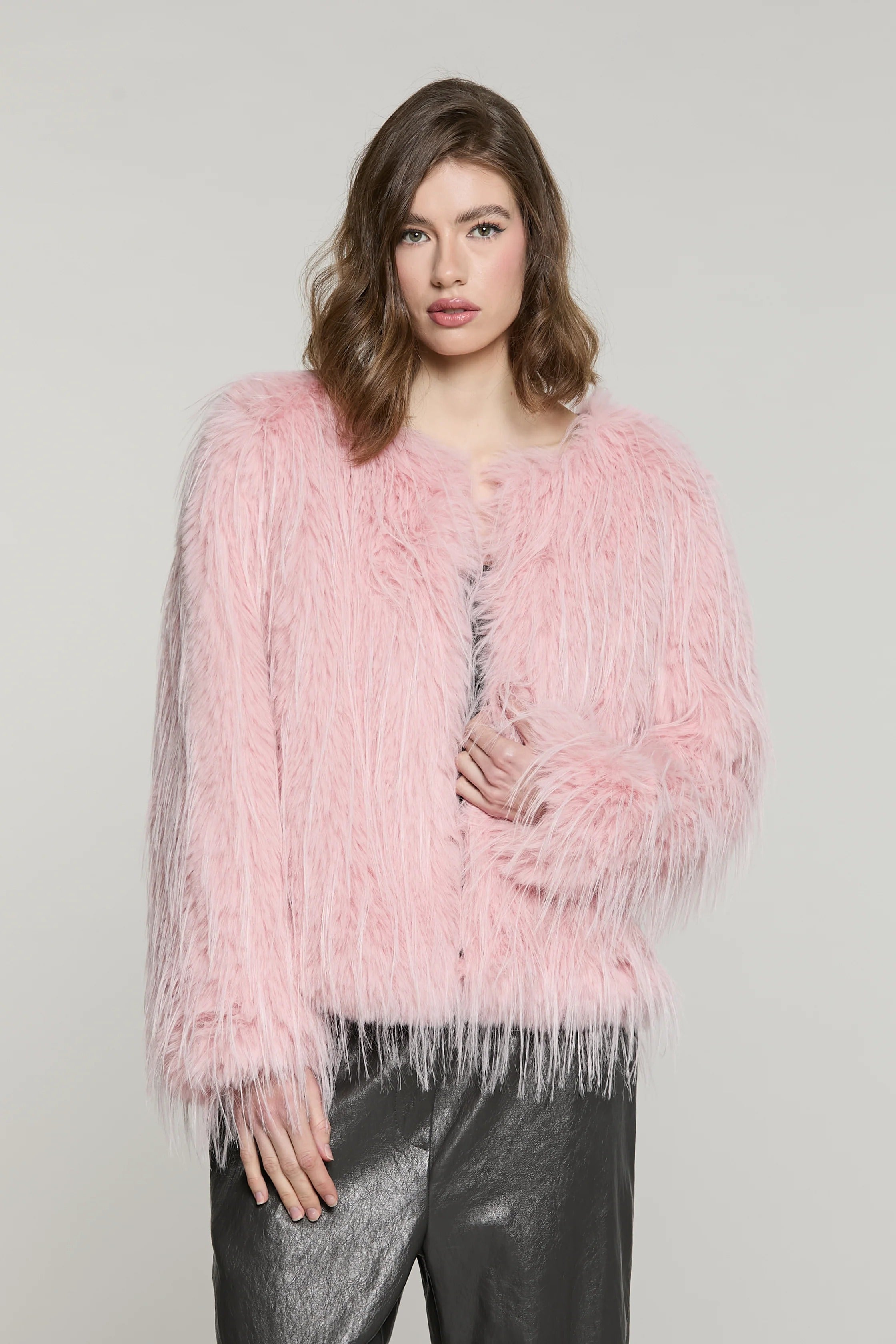 Pelliccia VEGAS eco manica lunga collo chanel con ganci english rose RDA2605009004 1466 RELISH 