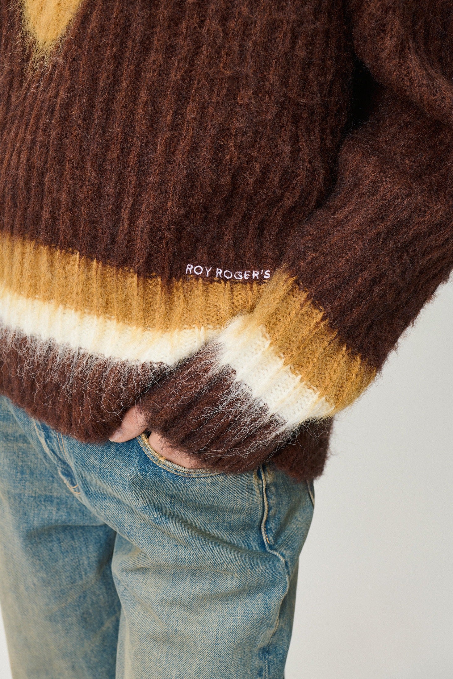 MAGLIA FLUFFY CON SCOLLO V RND90412CV02XXXX C0712 ROY ROGER'S 