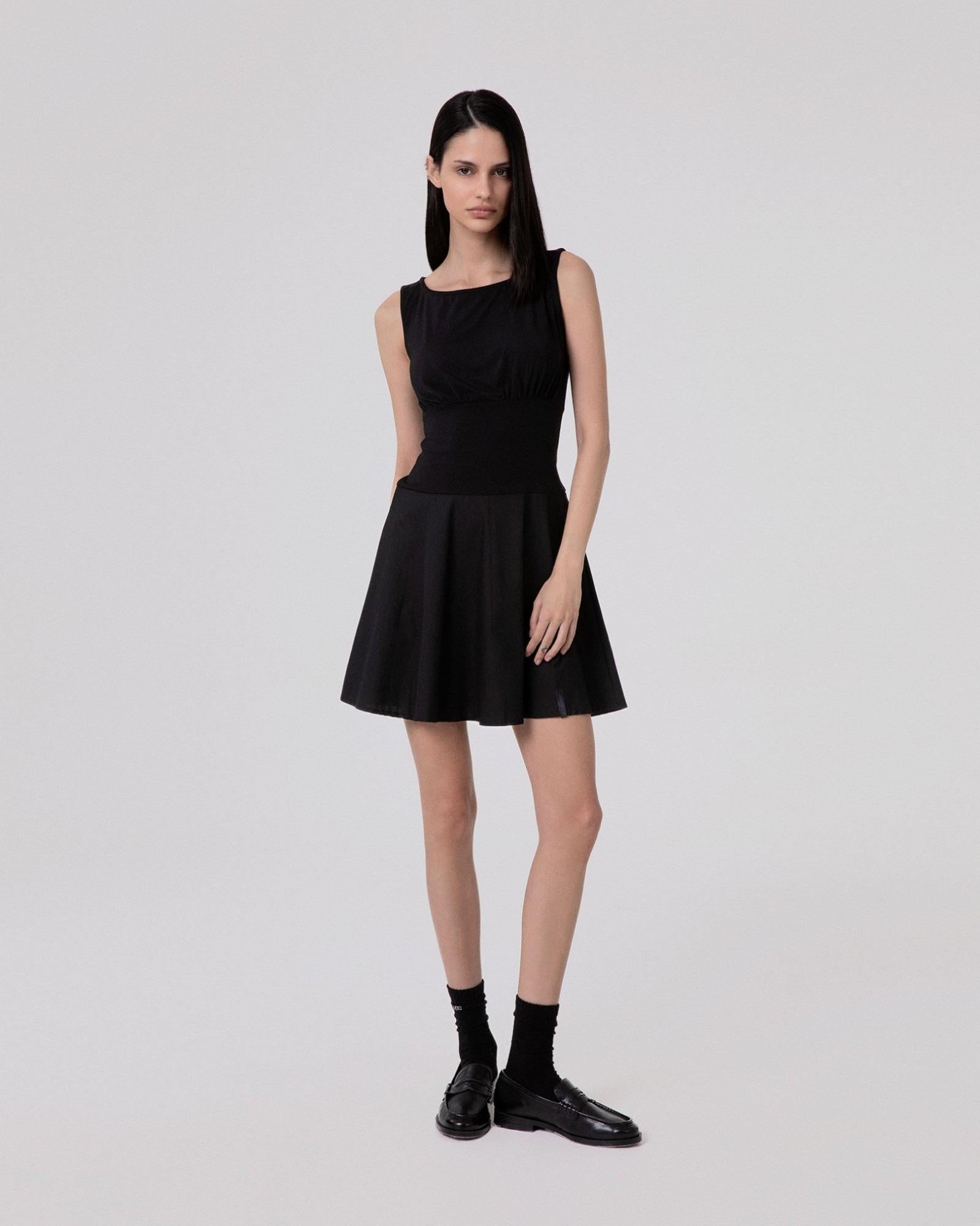 Abito Smanicato In Viscosa Con Gonna In Popeline  Nero HINNOMINATE HMABW02501-PTTS0293 NE01 HINNOMINATE 