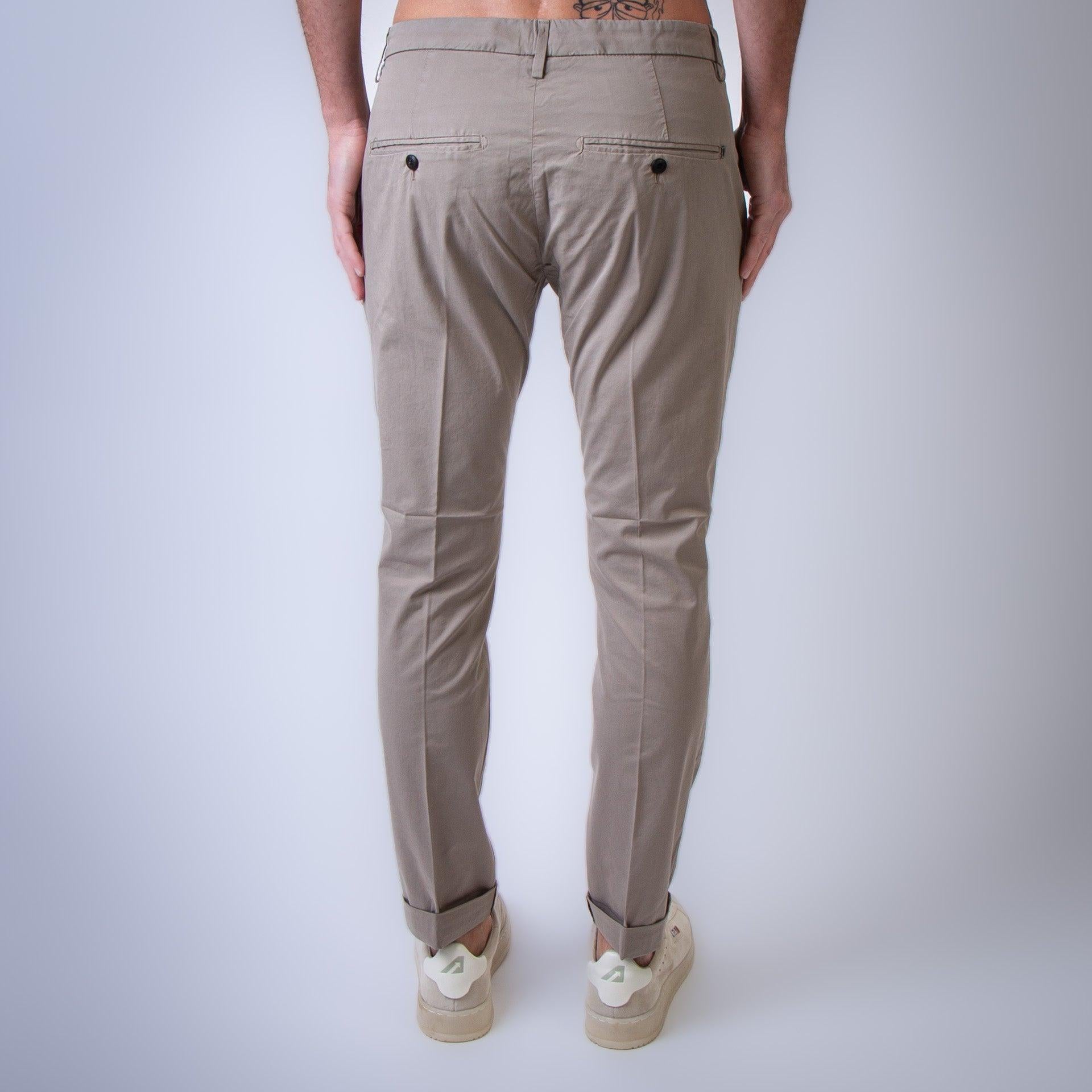 Pantaloni Gaubert slim in gabardina leggera castoro