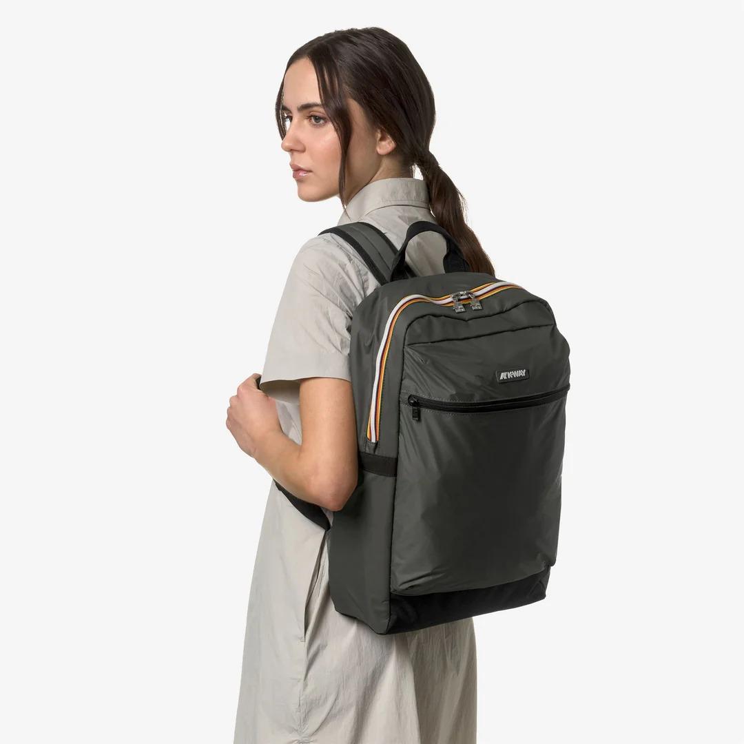 AON<BR/>GREEN BLACKISH K2116RW WMR K-WAY 
