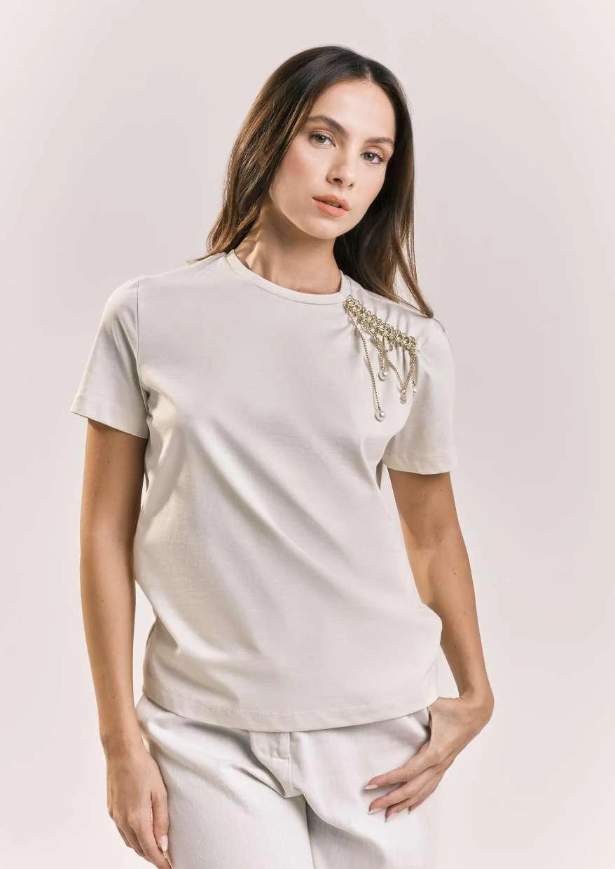 SHIKI<BR/>T-SHIRT DONNA MEZZA MANICA CON DETTAGLIO AGGRAPPO MANDORLA SHIKI SK26109-J MANDORLA SHIKI 