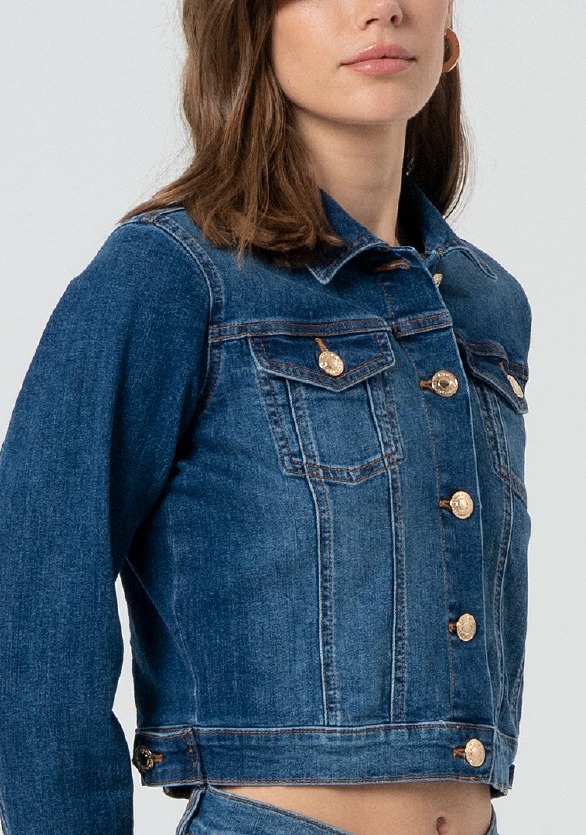 Giacca regular cropped in denim con lavaggio medio