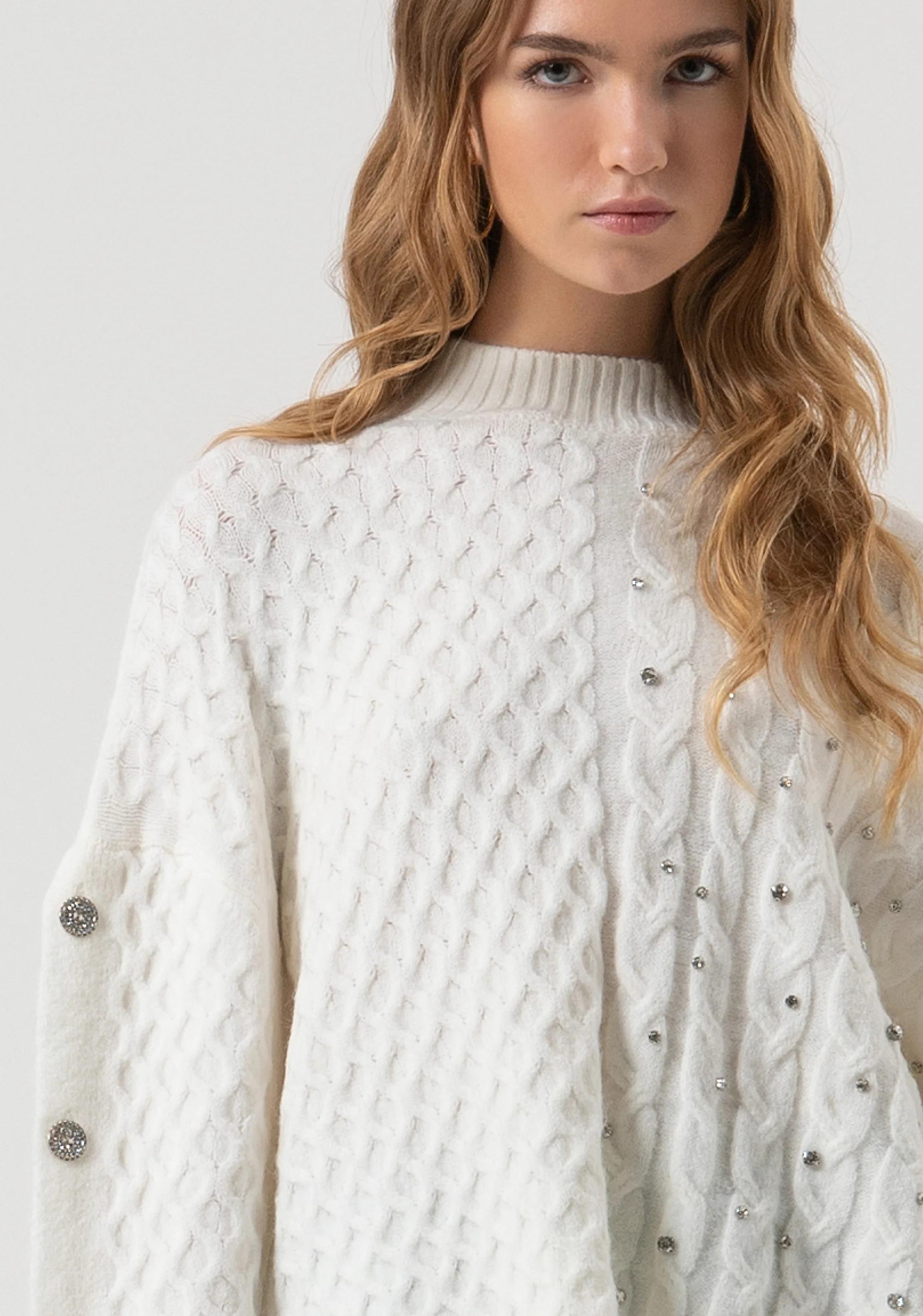 Fracomina Maglia over con punto treccia e pietre luminose applicate cream FR25WT7037K47101 108 FRACOMINA 