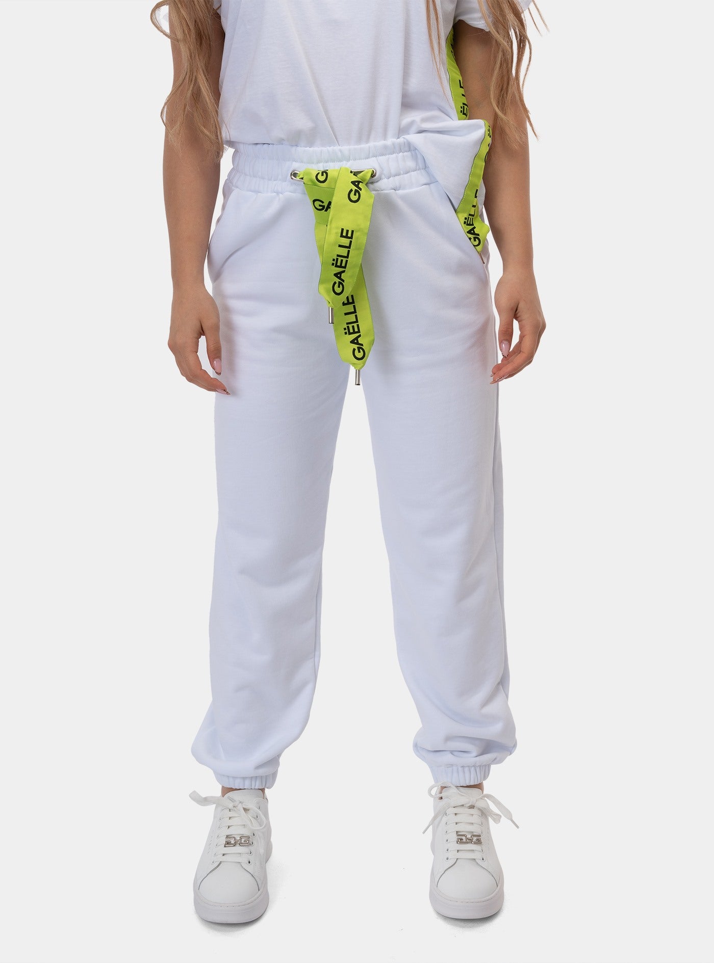 immagine-1-gaelle-pantalone-jogger-bianco-pantaloni-gaabw00459-ptts0032-bi01