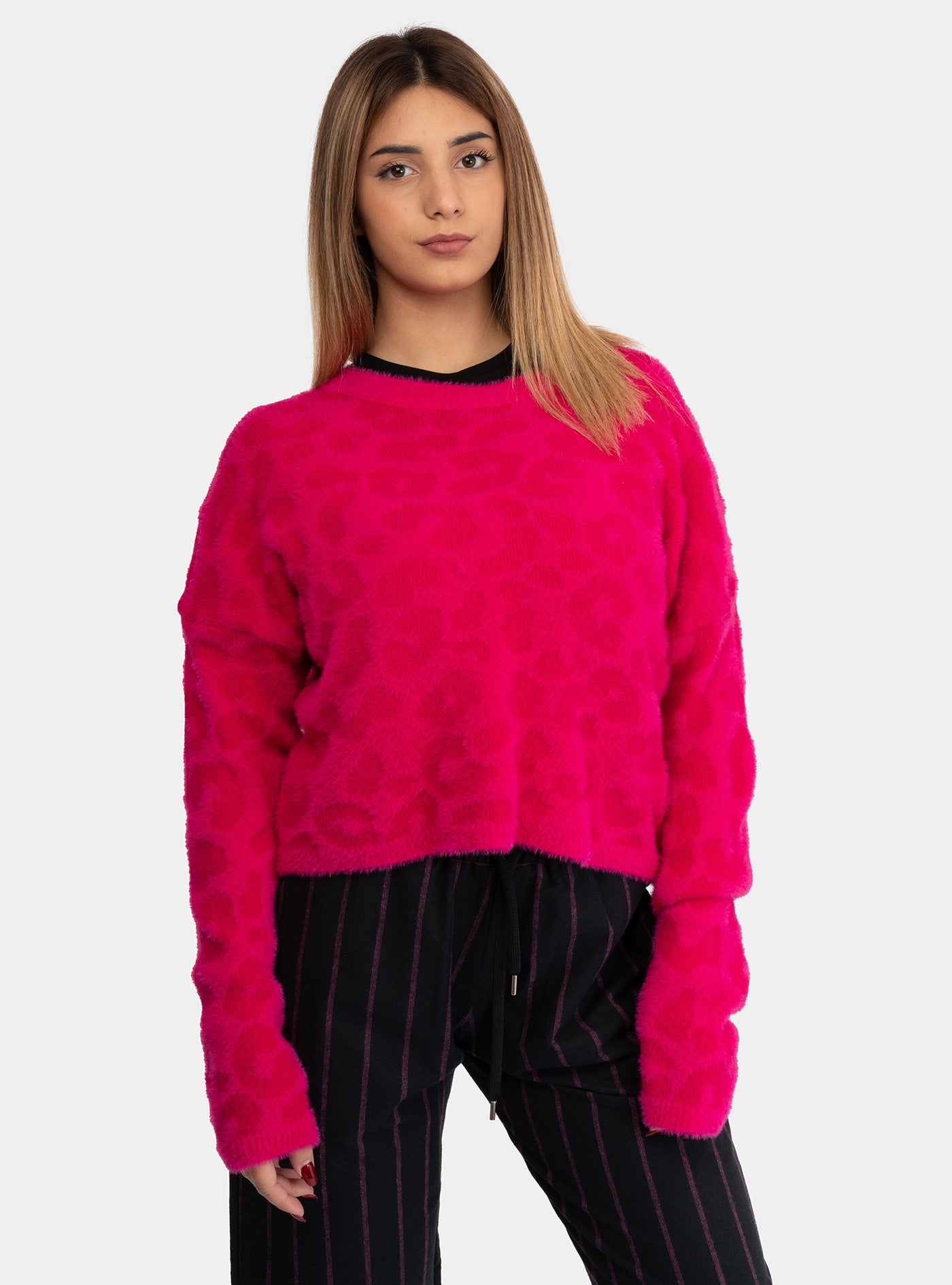 immagine-1-gaelle-pullover-cropped-manica-lunga-fucsia-maglia-gaabw00948-mbfi0001-vi08