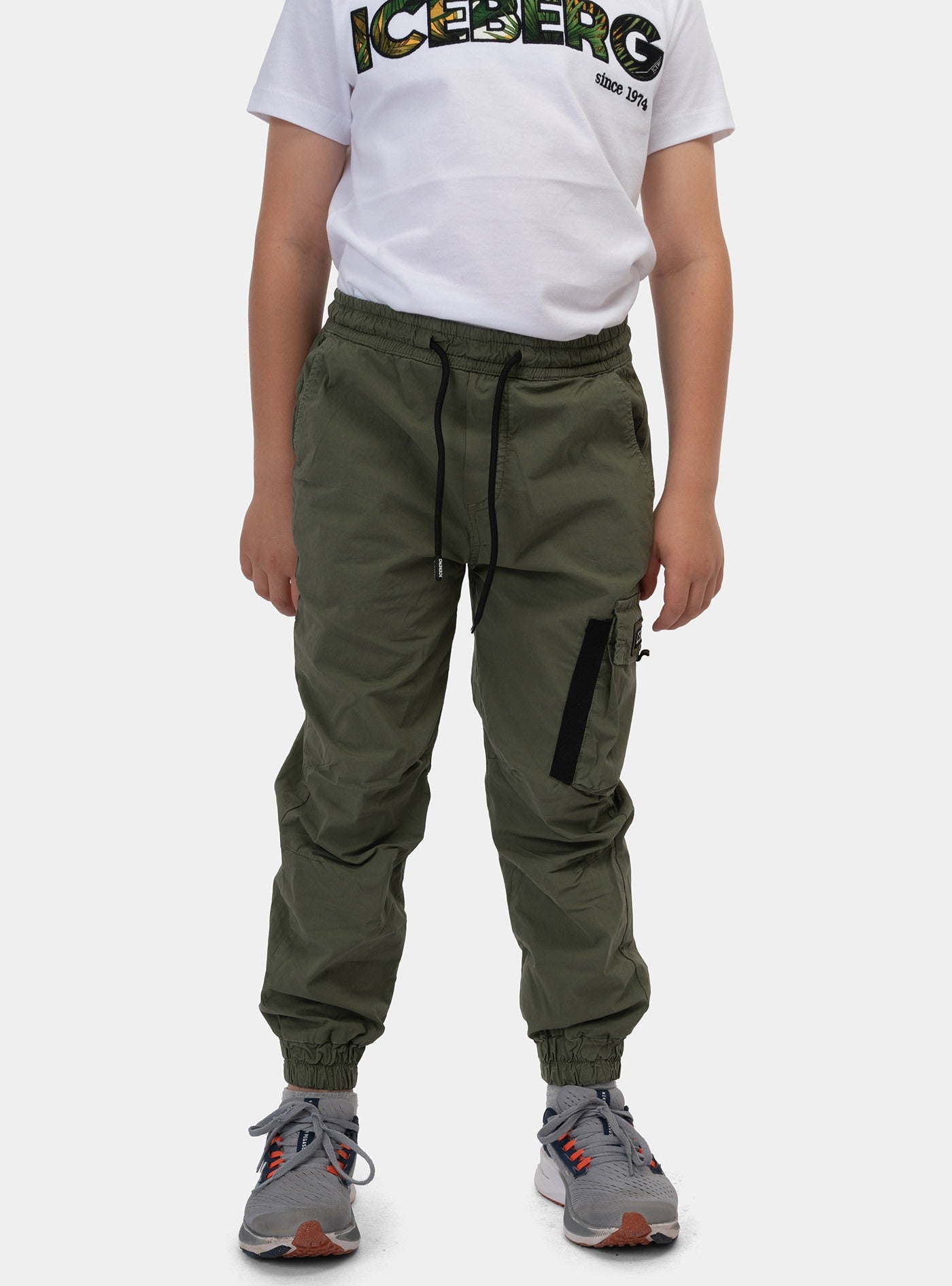 immagine-1-iceberg-pantalone-verde-militare-pantaloni-ptice4105j-verde-militare