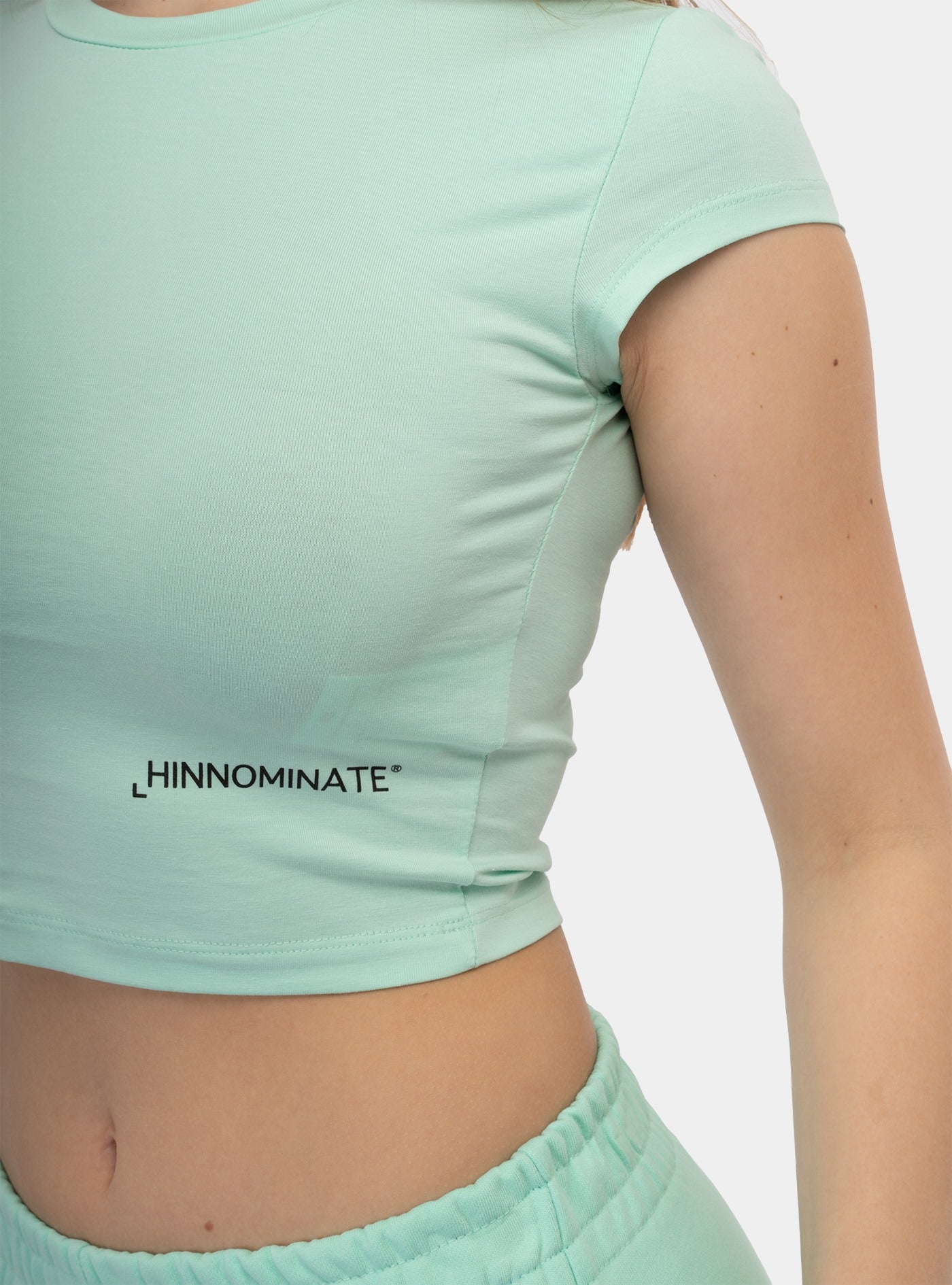 immagine-4-hinnominate-t-shirt-rosa-verde-maldive-t-shirt-hmabw00165-pttj0019-ve14