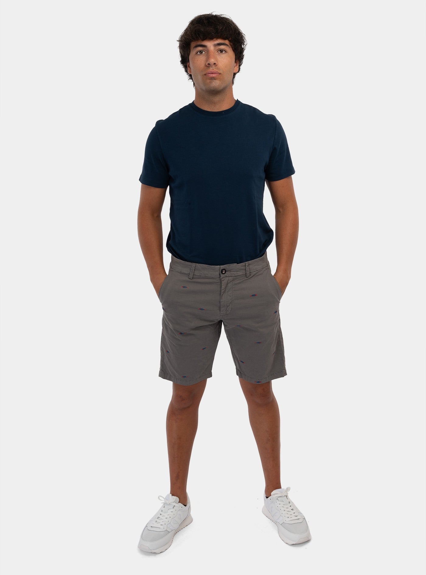 immagine-5-impure-chino-short-comfort-twill-embr-fishred-grey-bermuda-im24ssbm-chs4292-c17